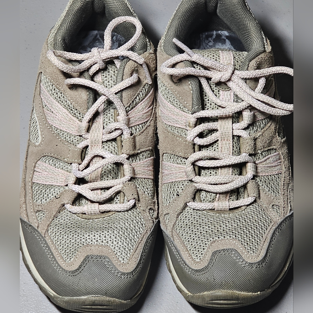 Merrell Brindle Pale Lilac Woman's Hiking Shoes Size‎ 8 US 5.5 UK.